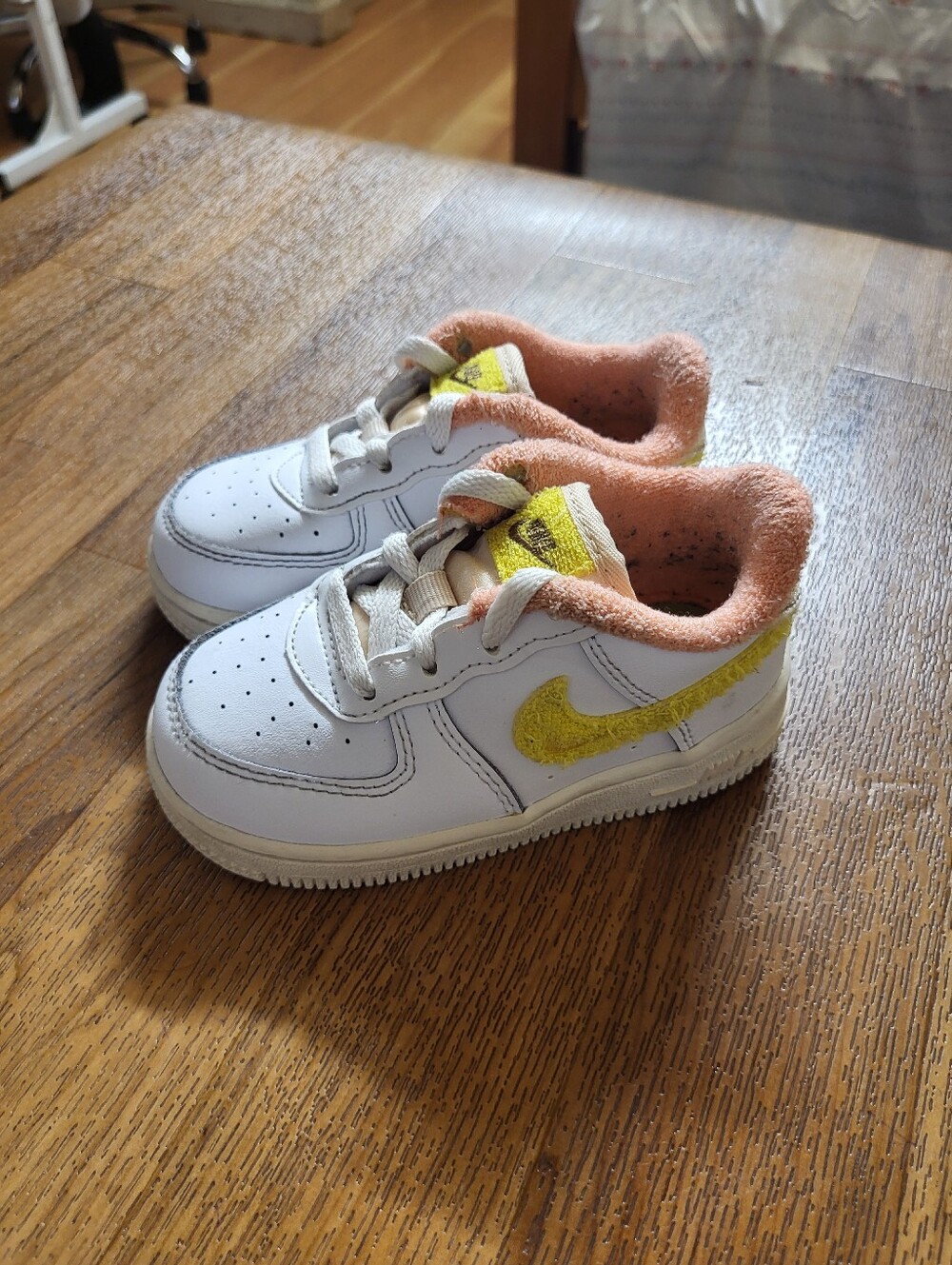 Nike Air Force 1 LV8 (TD) Toddler Size 7C White Yellow Swoosh Shoes DV2200-100